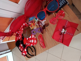 Zabawne dodatki do pamiątkowych fotografii z okazji walentynek